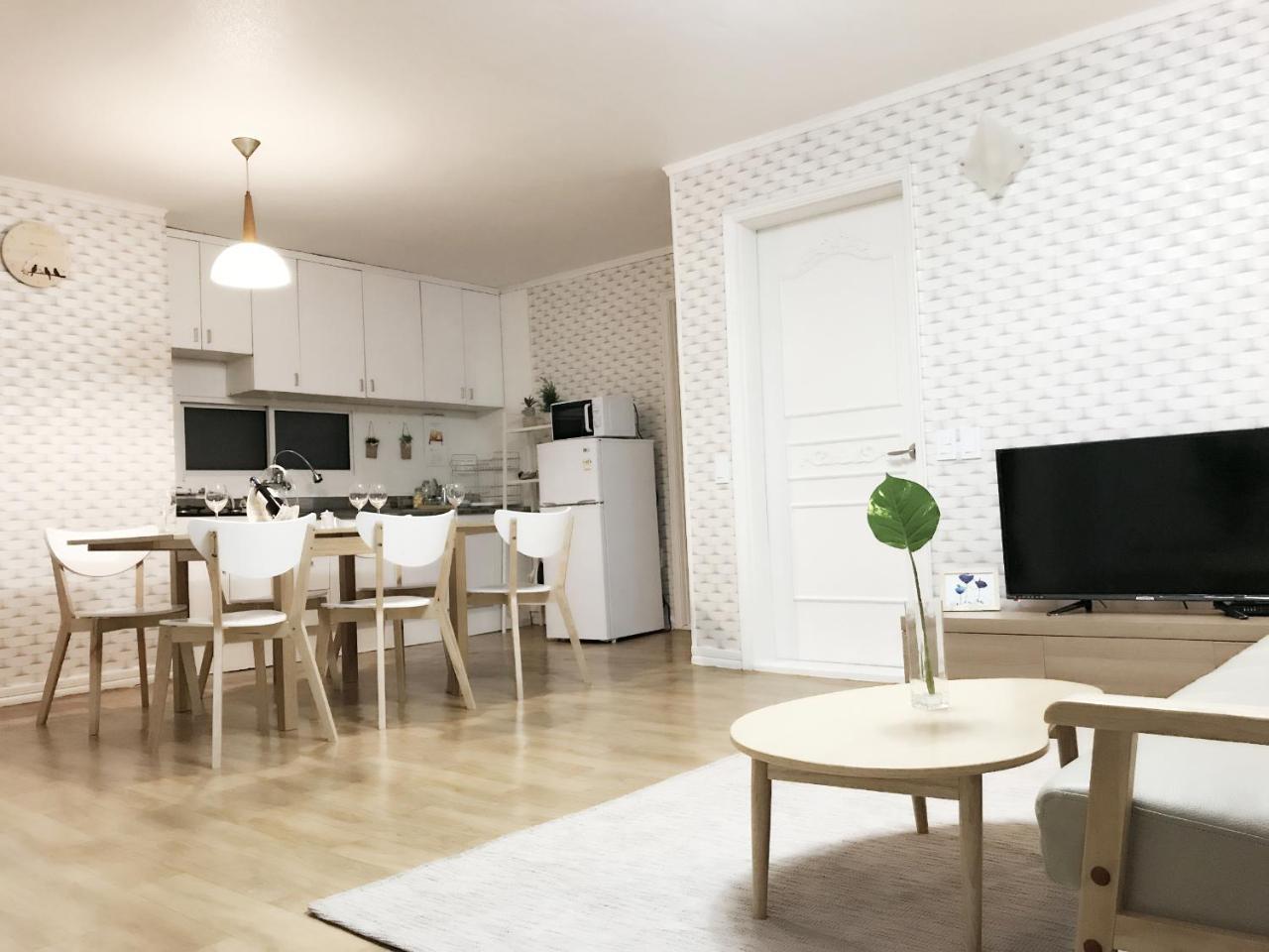 Hongdae Zoe Three Room House โซล ภายนอก รูปภาพ