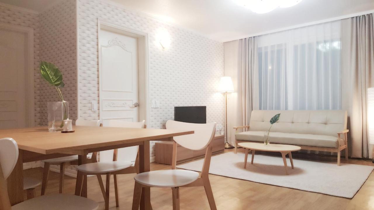 Hongdae Zoe Three Room House โซล ภายนอก รูปภาพ